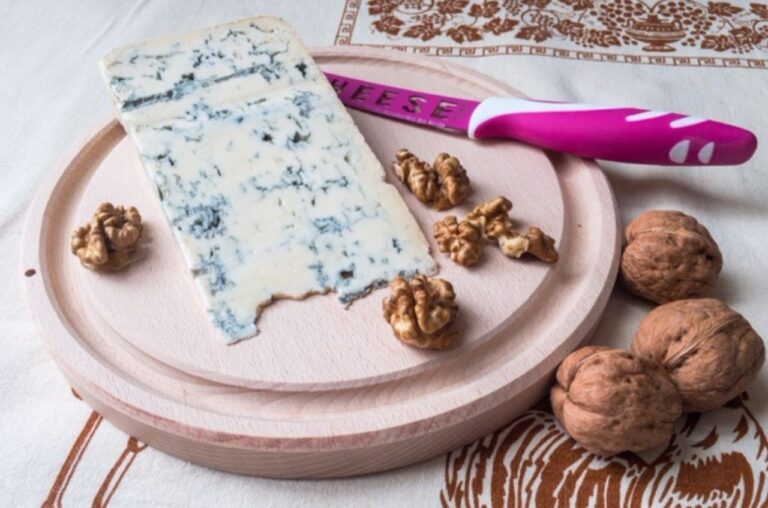 piatto gorgonzola e noci