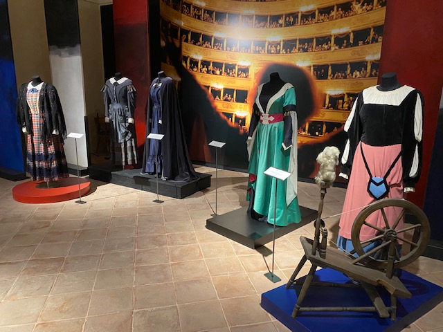sala costumi museo tebaldi